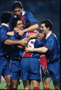 But de Cauet - PSG/Liverpool - 10/04/97 (photo : Christian Gavelle - PSG)